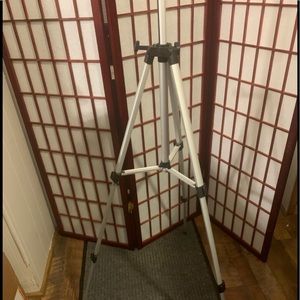 Like new!  Mannequin adjustable head stand